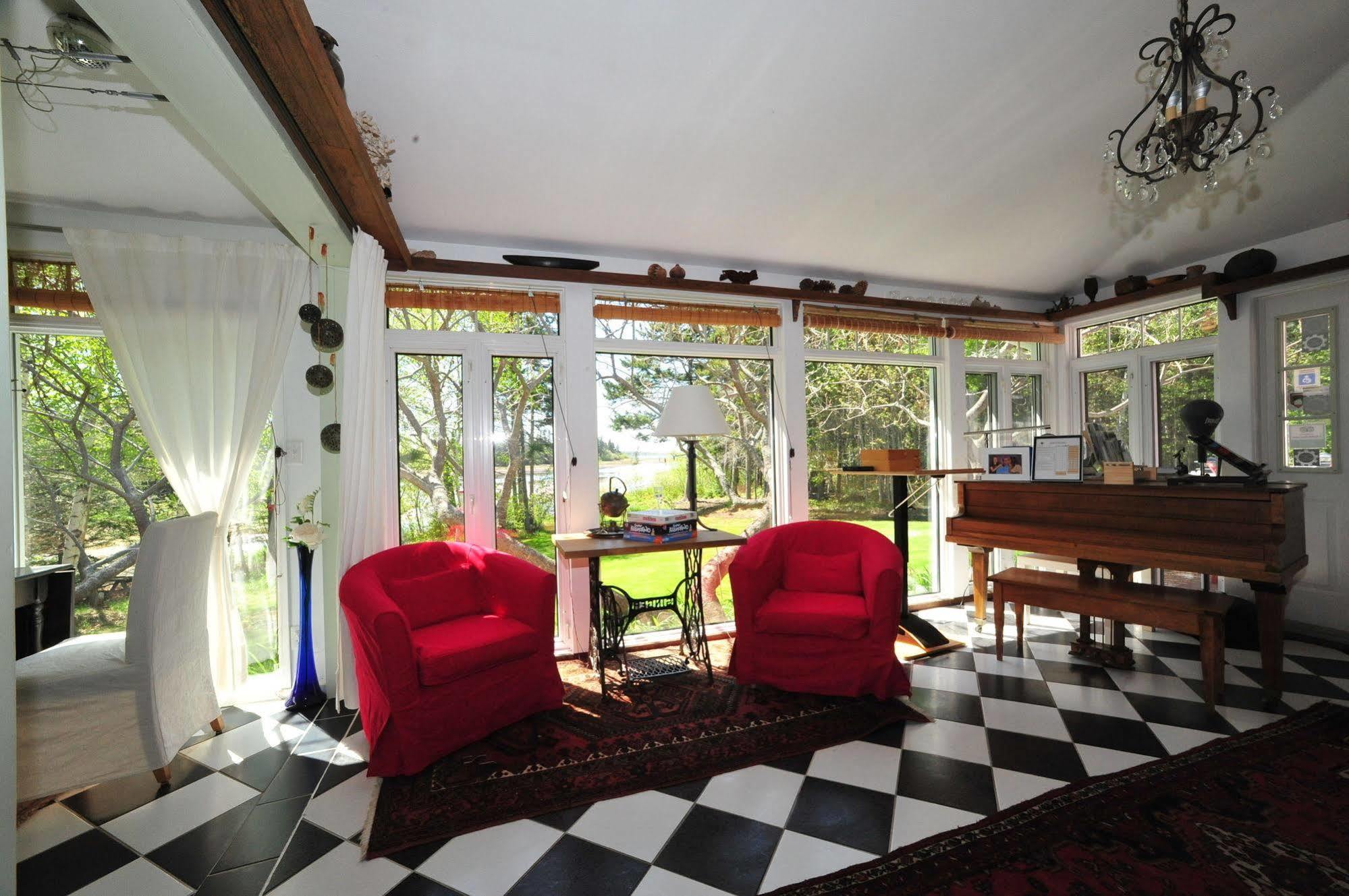 Little Shemogue Inn Esterno foto